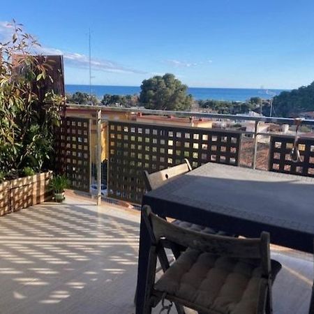 Apartamento Con Vistas Al Mar Castelldefels Esterno foto