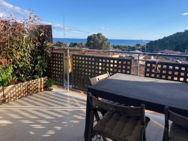 Apartamento Con Vistas Al Mar Castelldefels Esterno foto